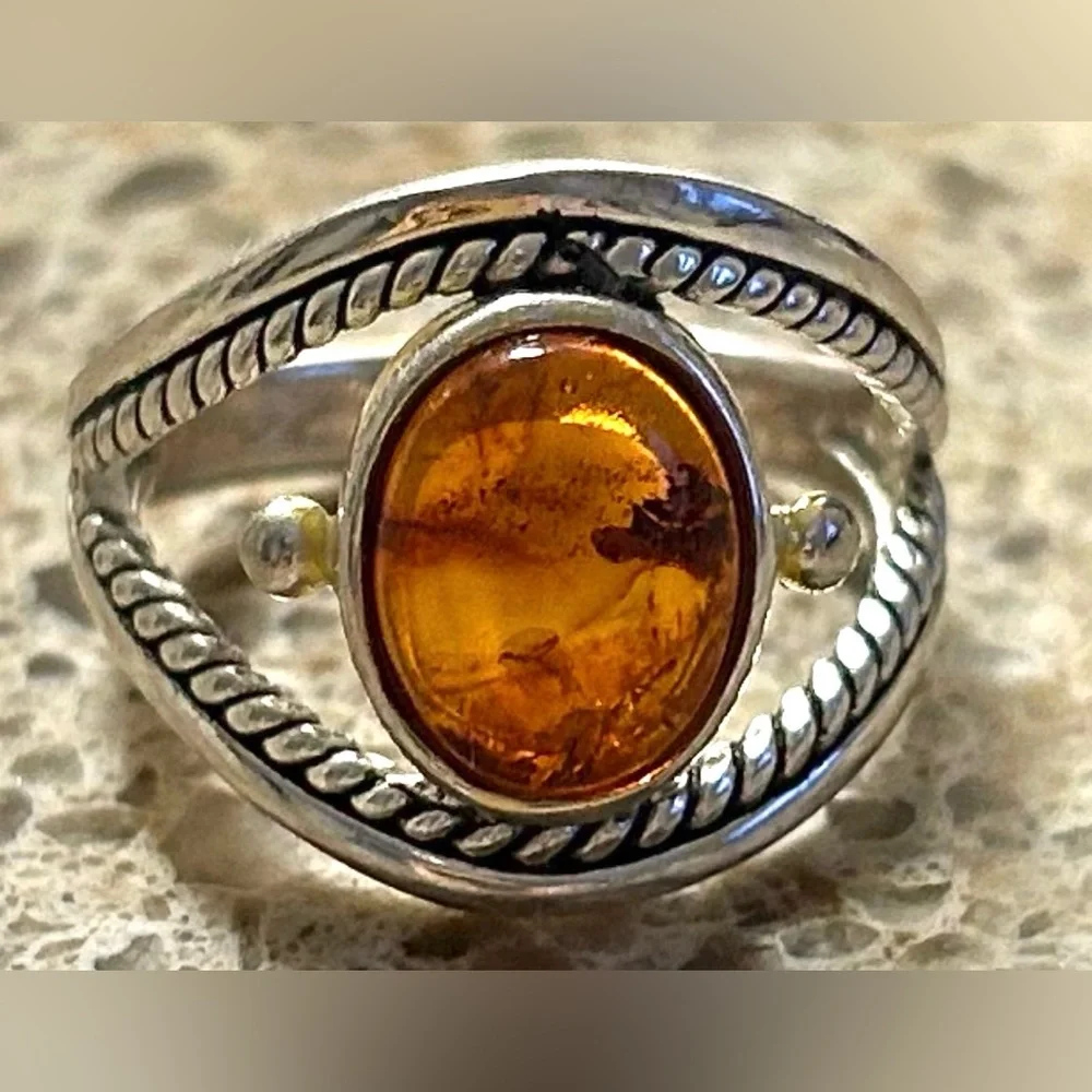 925 Sterling Silver style ring